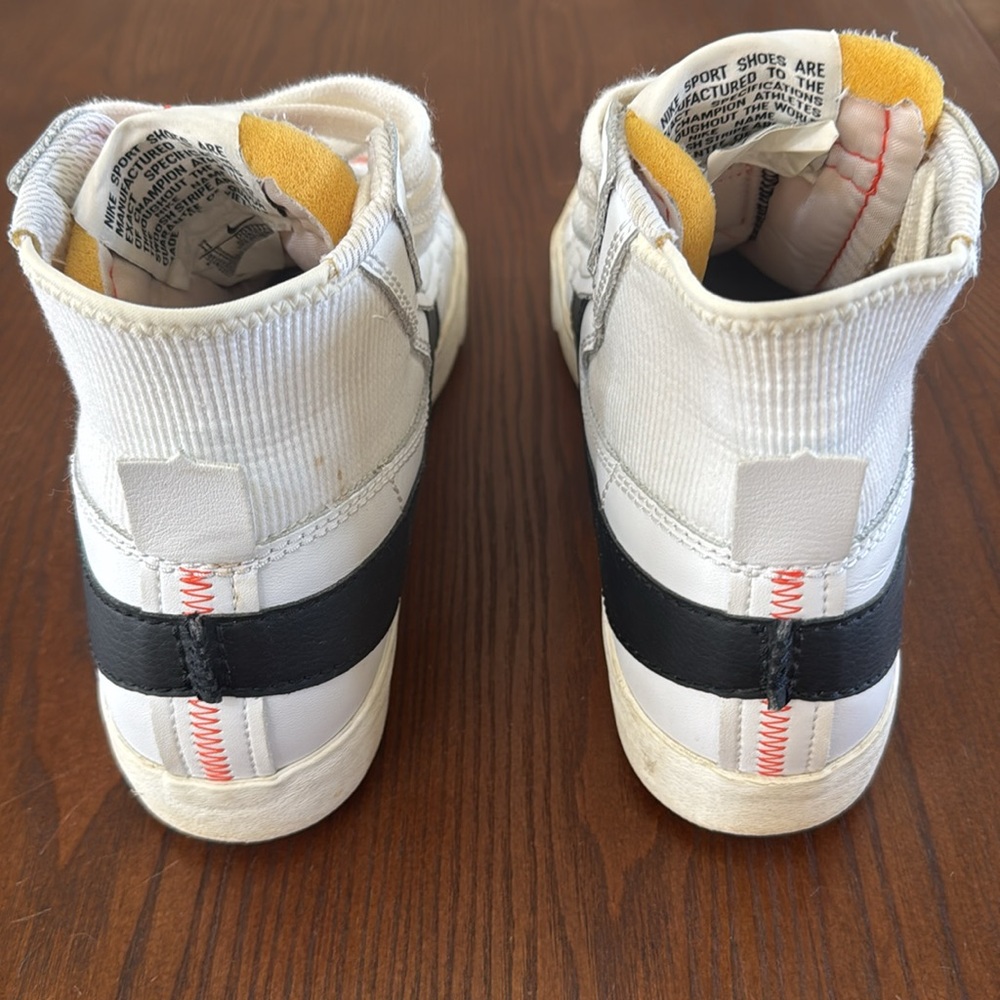 Nike Blazer Mid ‘77 Jumbo basketball shoes
Men’s size 11 Women’s size 12.5 - Picture 5 of 9